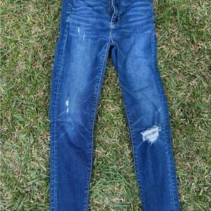 Stylish Blue Distressed Women's Jeans
